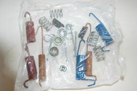 3006314 Carlson 1975-1997 F150 Rear Drum Brake Hardware Kit 68-83 F100 76-96 Bronco Spring