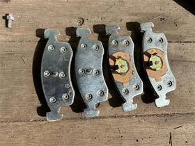 533-02288 Dodge Mopar V1010429 Front Wheel Disc Brake Shoe And Lining Package 281595