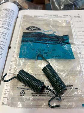 C1ss-2049-a Ford Fomoco Nos 1961-1979 T-bird Drum Brake Shoe Adjusting Springs Set Of 2