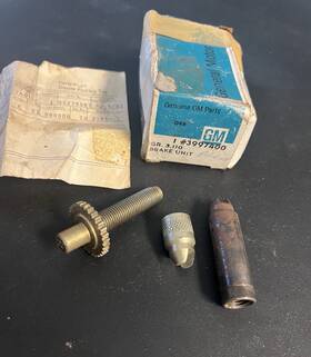 3997400 General Motors Nos Gm 1963-1964 Chevrolet Corvette Drum Brake Rh Star Wheel Adjuster