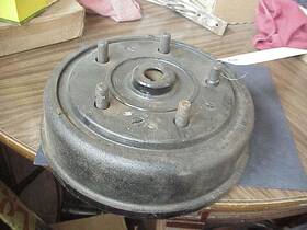 Hk91497 International Nos Ihc 1961 -1971 Scout 9x2 Rear Brake Drum Assembly Also Hub And Studs Complete