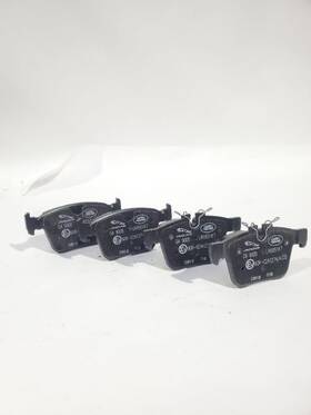 Lr095167 Jaguar 2017 Xe New Oem Rear Brake Pads