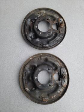 3209514-r Jeep 1986-1989 Cherokee Xj Comanche Mj Dana 44 Rear Drum Brake Backing Plate Set