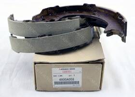 Mitsubishi 4800a058 Genuine Shoe Set Rr Brake New Oem