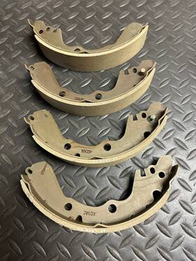 Mr128640 Mitsubishi Drum Brake Shoes - For Eclipse And Galant 1994-05