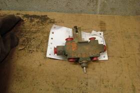 539.ch3d78 Plymouth Brake Proportioning Valve