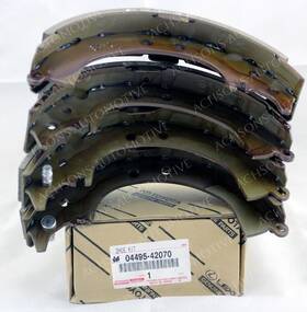 Toyota 04495-42070 Genuine Shoe Kit Rear Brake 0449542070 New Oem