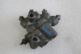 539.to1k90 Toyota 1990 1991 1992 1993 Celica Gts Brake Proportioning Valve
