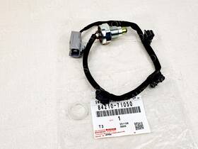 84210-71050 Toyota Genuine Oem Switch Assy Back-up 8421071050 New