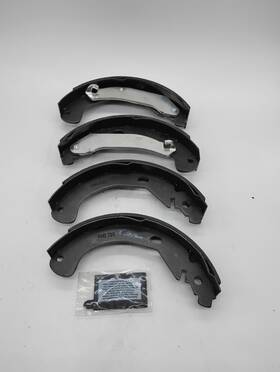 S795 Wagner Quickstop Z795 Premium Rear Drum Brake Shoe Set Free Hardware