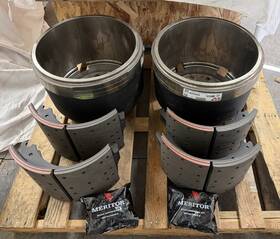 66866b Webb 2 Brake Drums 16.5 X 10 Comes With Marathon Kits 4552