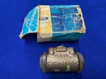 Ford Genuine Nos R/f Wheel Brake Cylinder C9TZ-2061-B (QTY-1). Fixed Price $25.00.